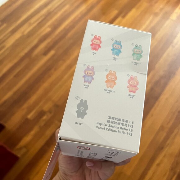 Labubu Happiness Big into Energy Authentic NEW - Picture 3 of 5